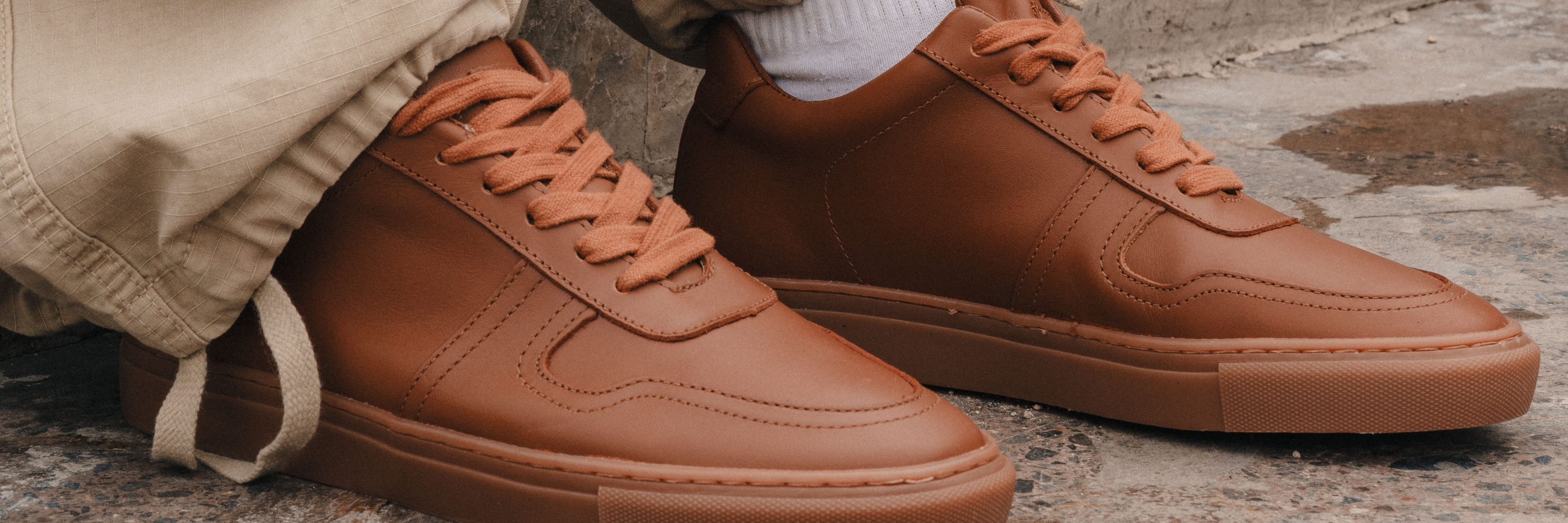Leather Lowtop Sneaker (Tenis de Piel)