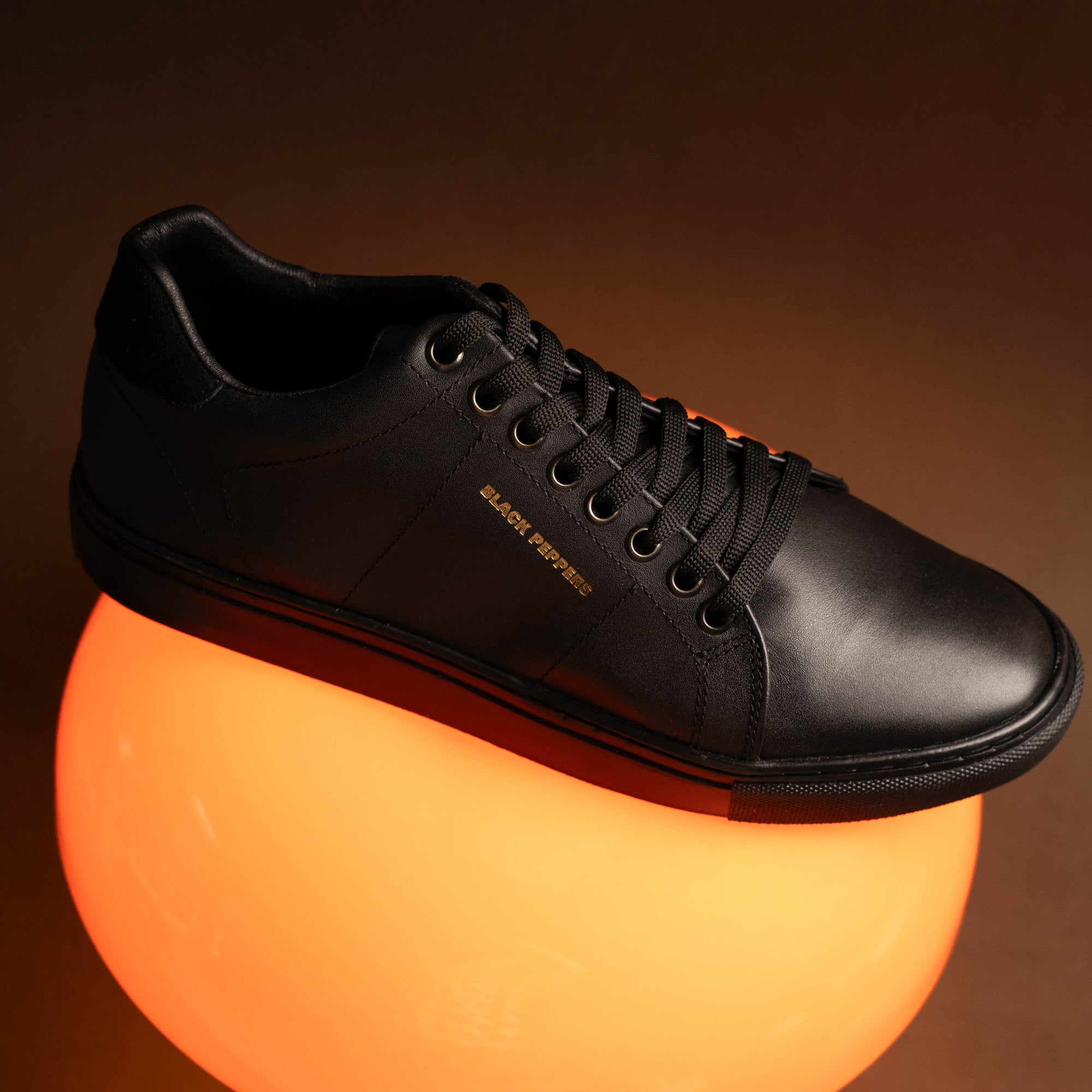 Lowtop Leather Sneaker CORE Black