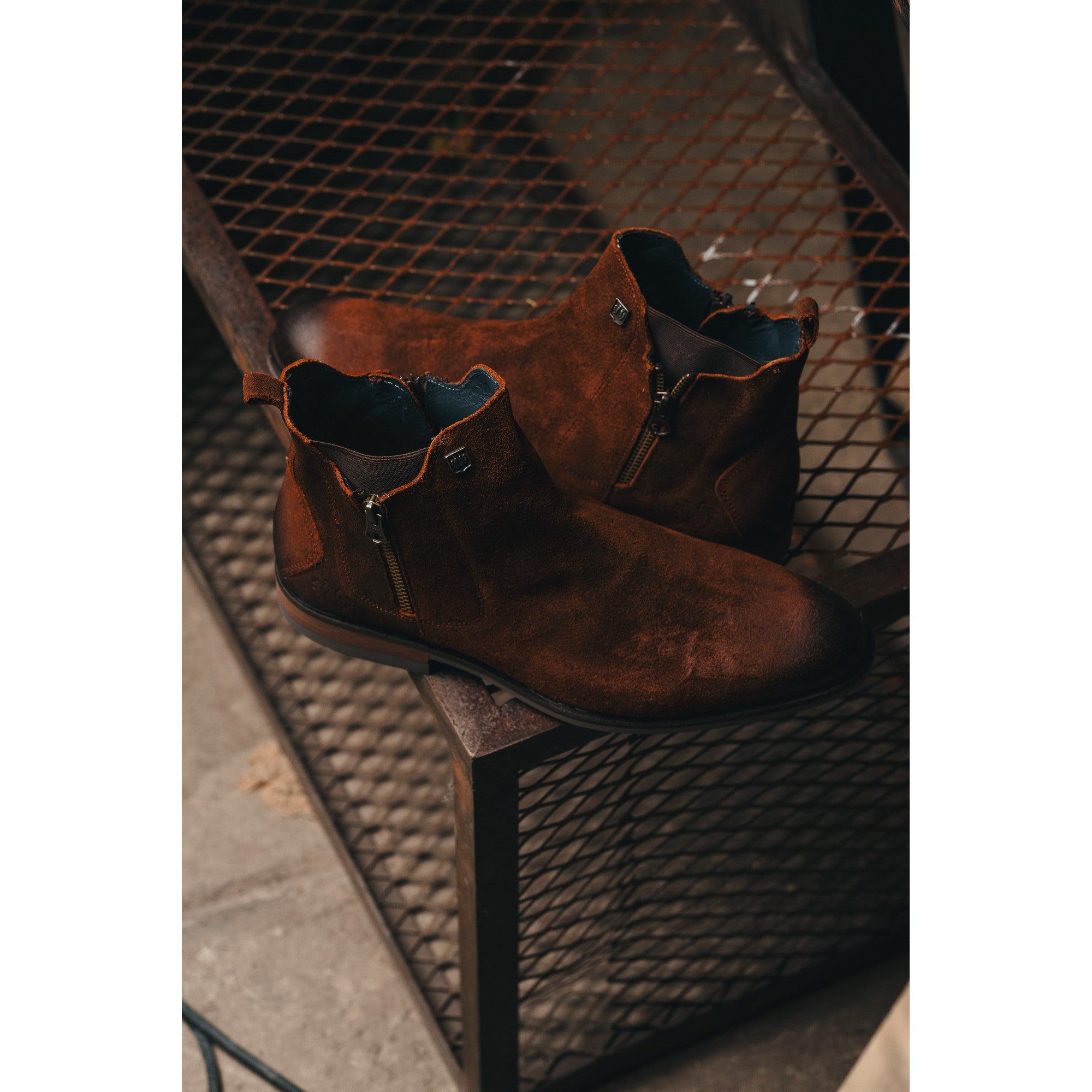 BLACK PEPPERS Camel Suede ROCKSTAR CHELSEA