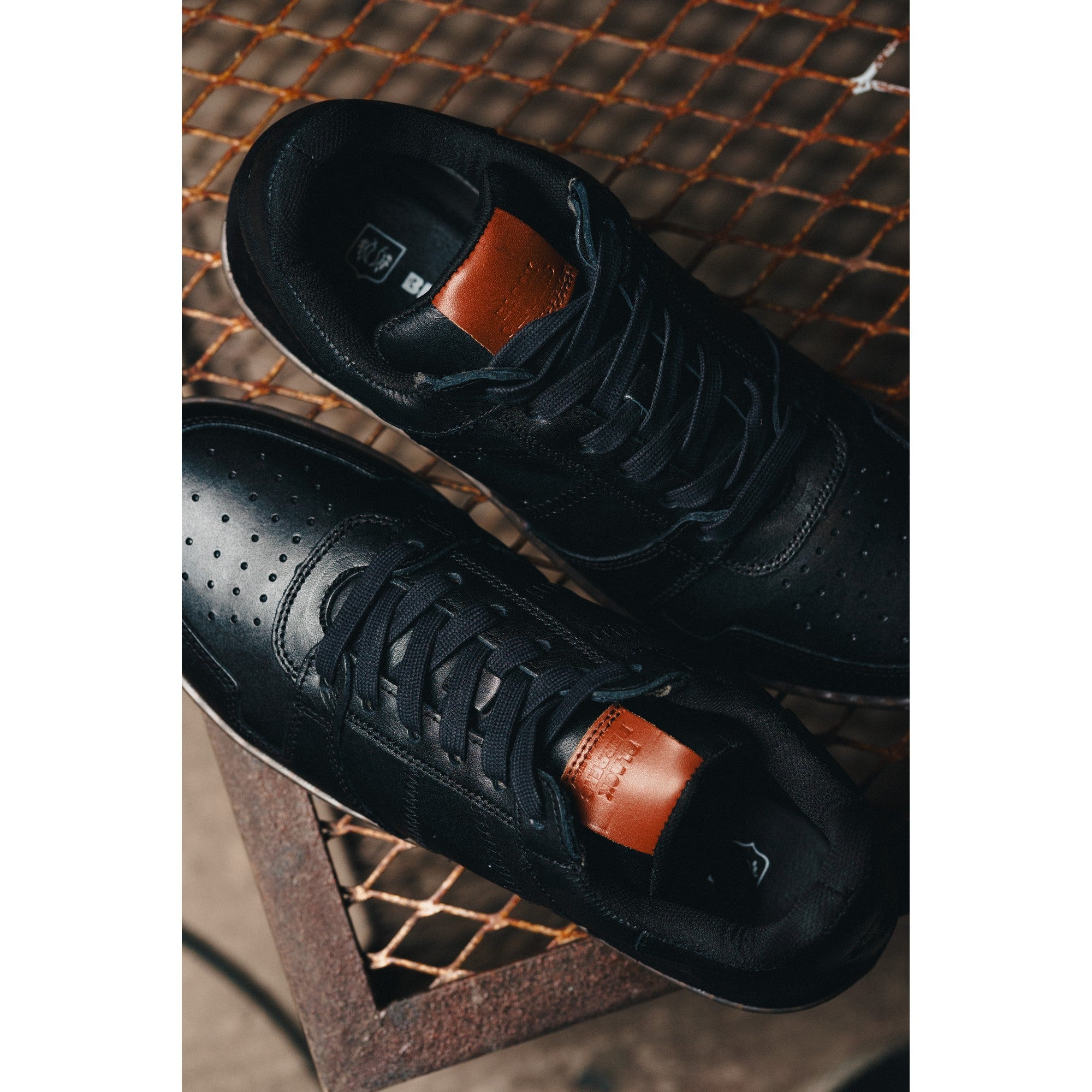 BLACK PEPPERS Lowtop Leather Sneaker CRUISE Black