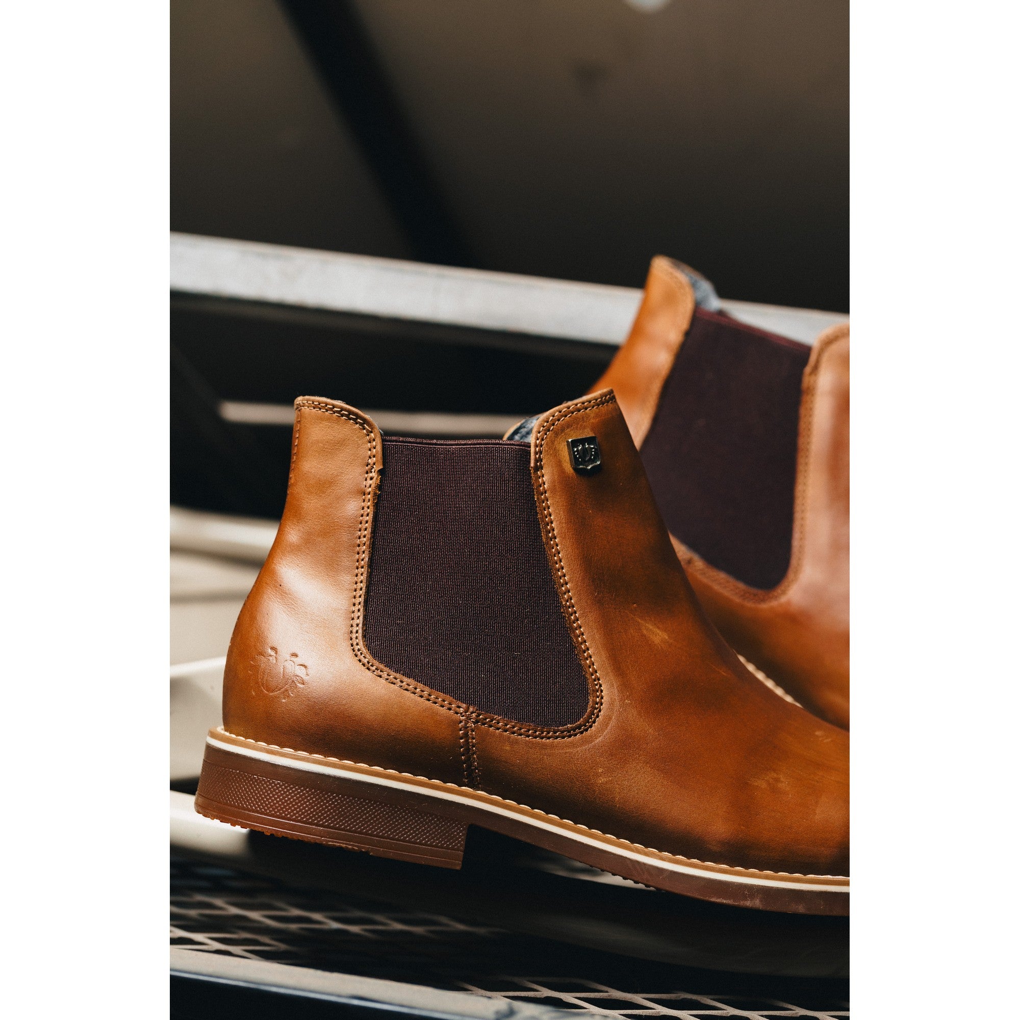 BLACK PEPPERS Camel Leather CLASSIC CHELSEA