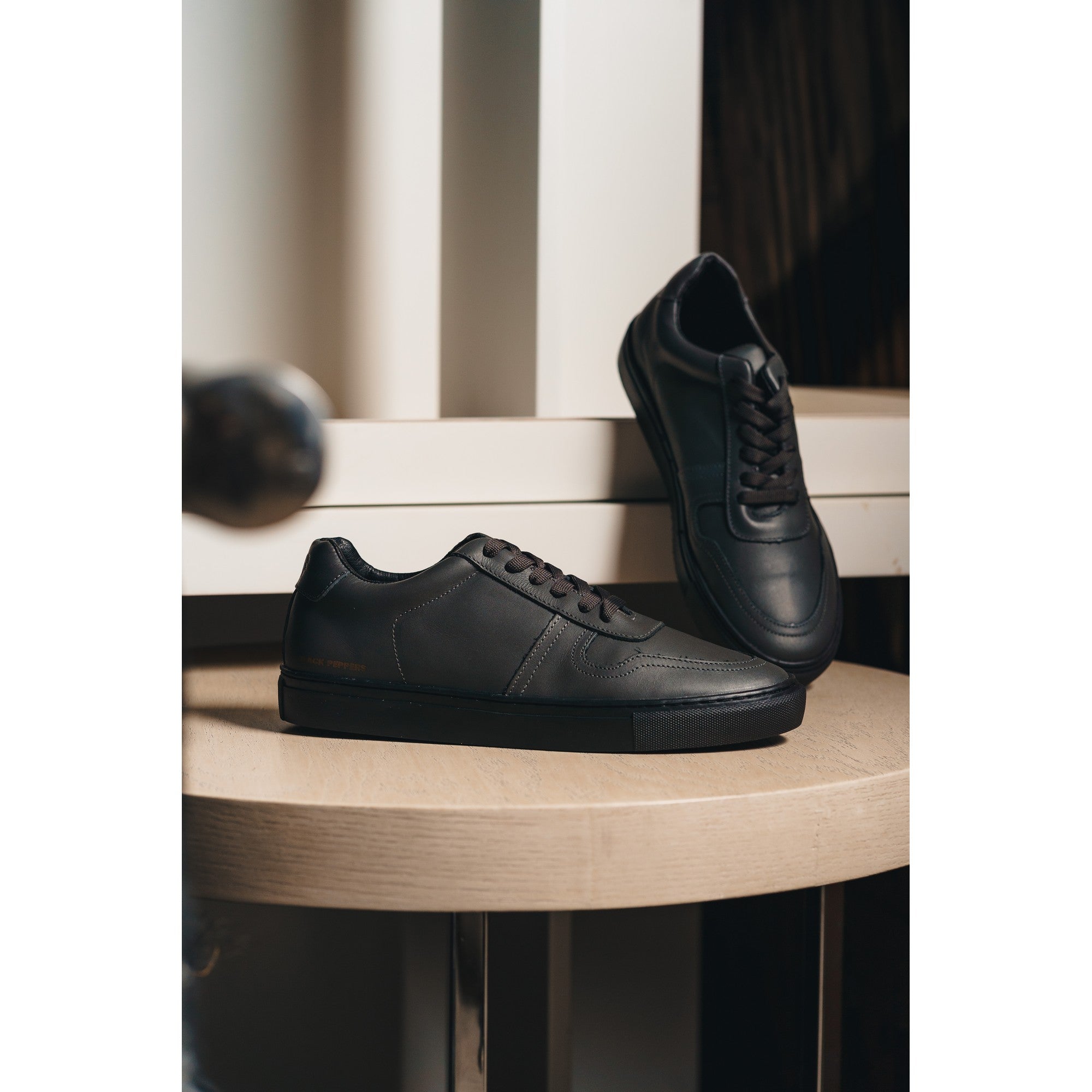 BLACK PEPPERS Lowtop Leather Sneaker TURIN Oxford Gris