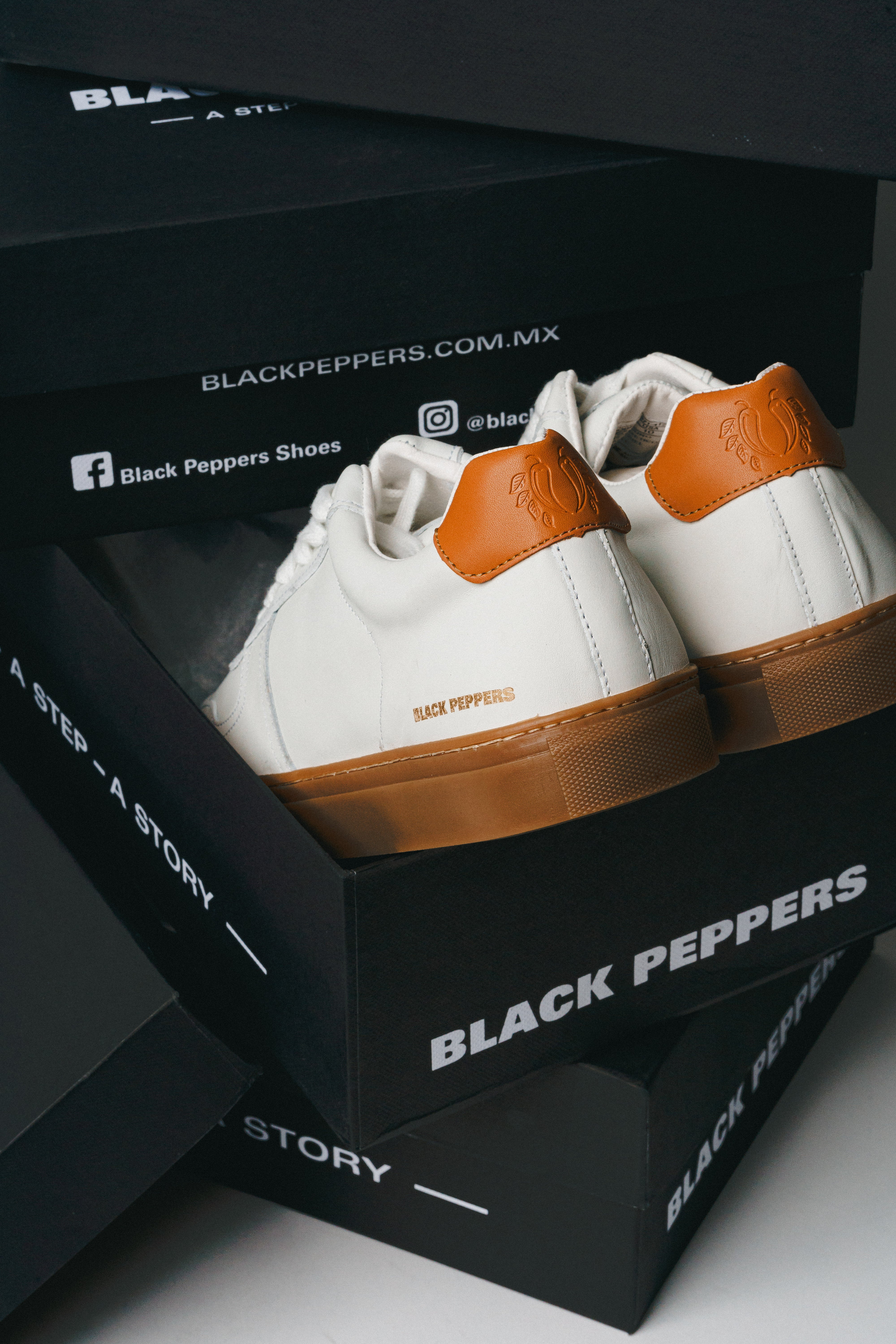 BLACK PEPPERS Lowtop Leather Sneaker TURIN White/ Rubber Sole