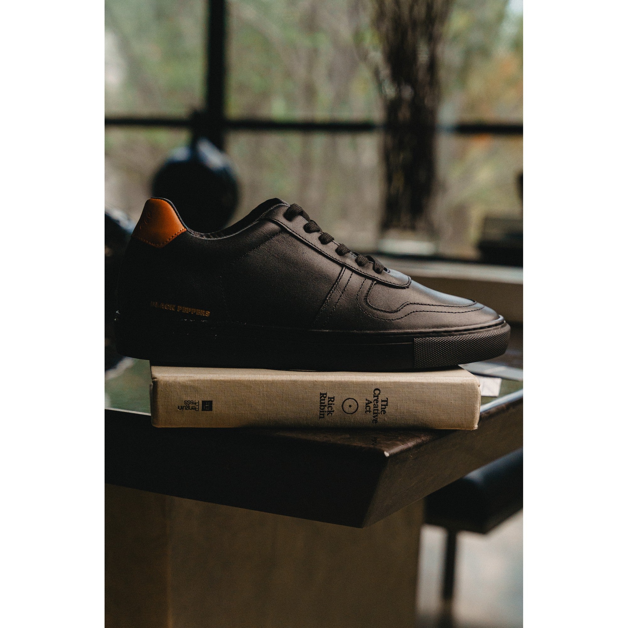 BLACK PEPPERS Lowtop Leather Sneaker TURIN Black/Orange Heel