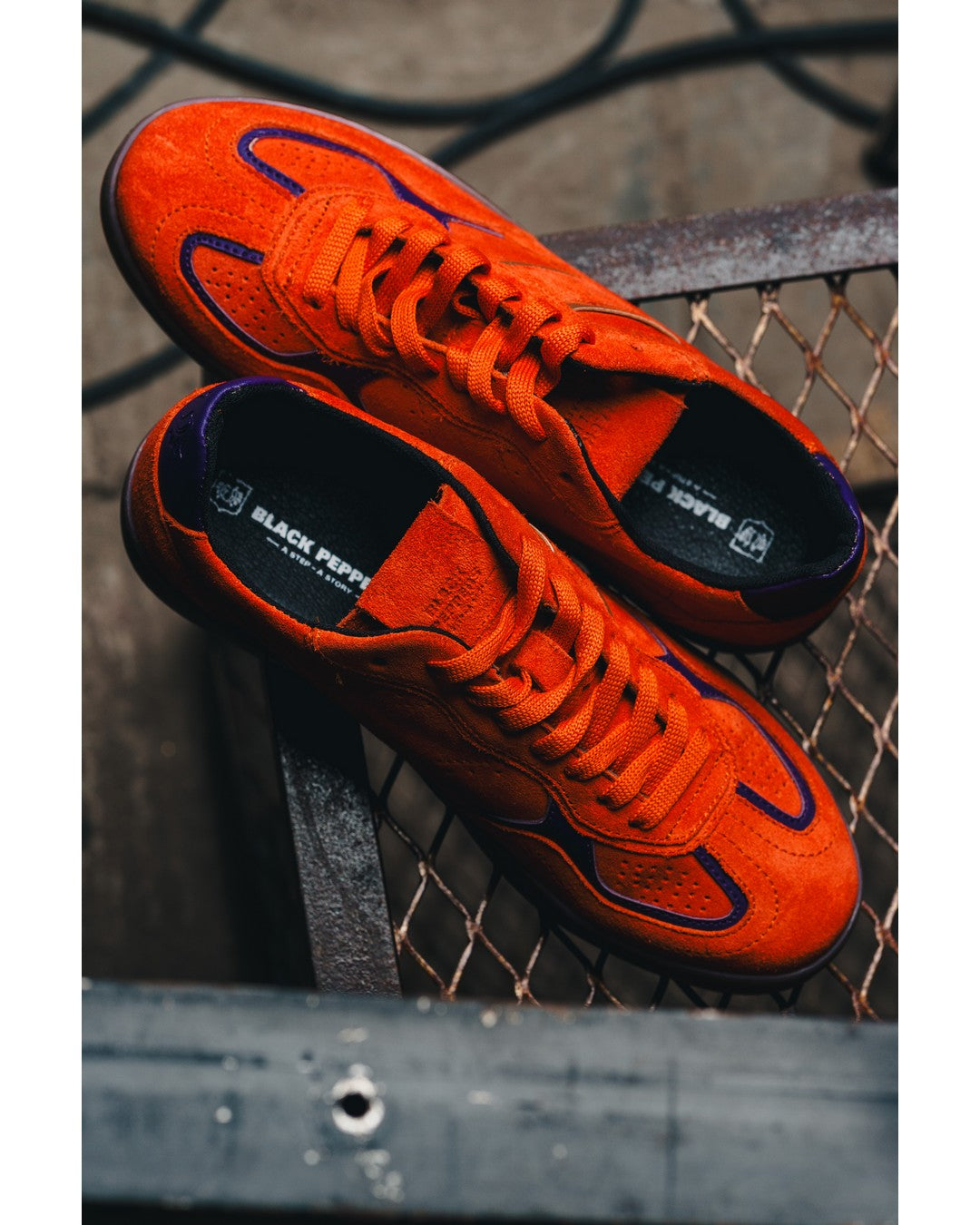 BLACK PEPPERS Lowtop Suede Sneaker PARMA Orange