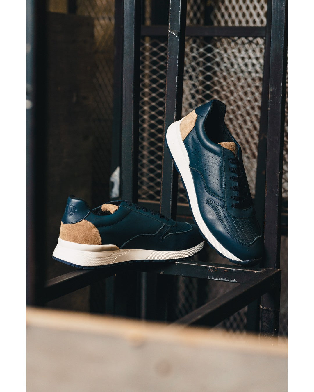 Tenis de Piel Black Peppers Trainer Leather Sneaker EOS Navy/White Sole