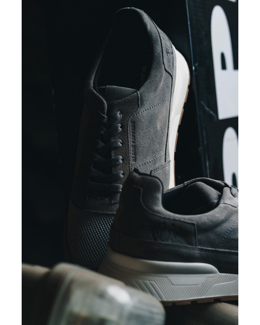 Tenis de Piel Black Peppers Trainer Leather Sneaker VERONA Gray/White Sole