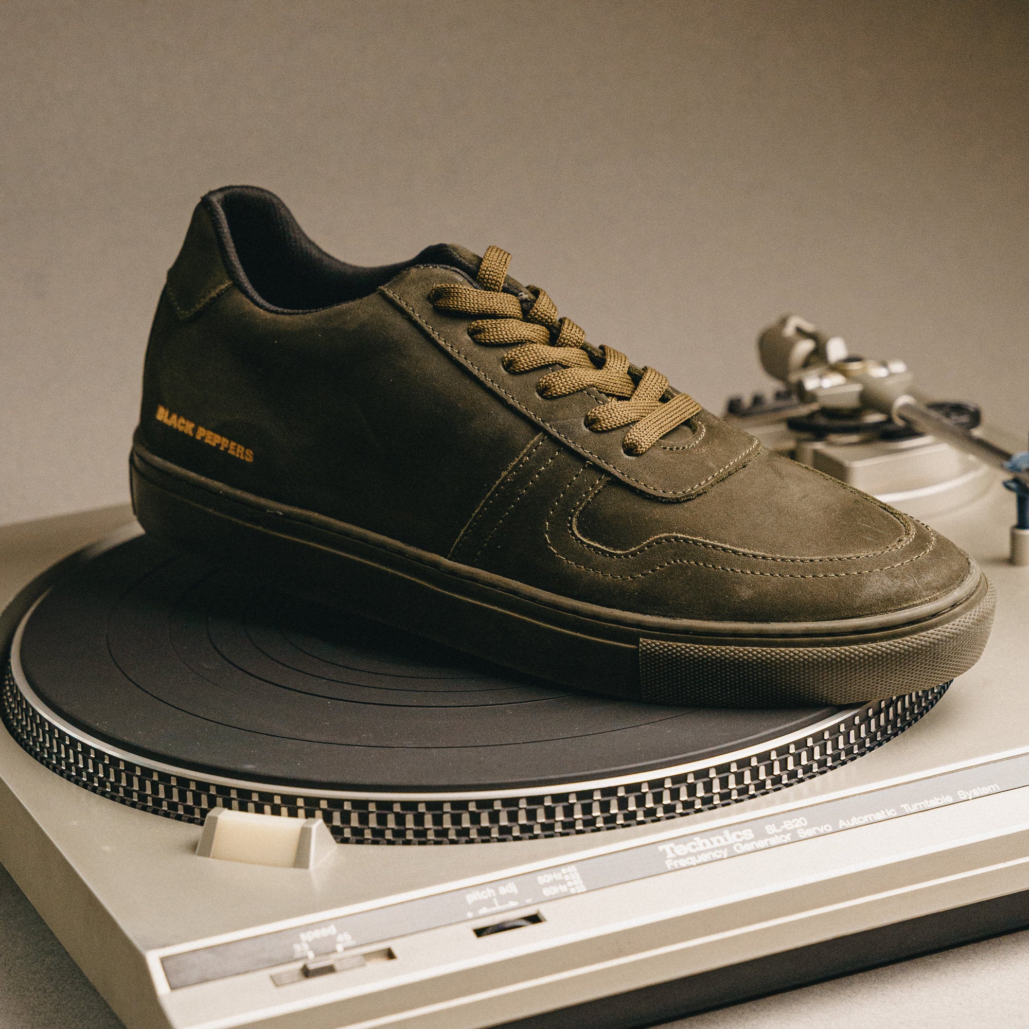Lowtop Suede Sneaker TURIN Olive Green