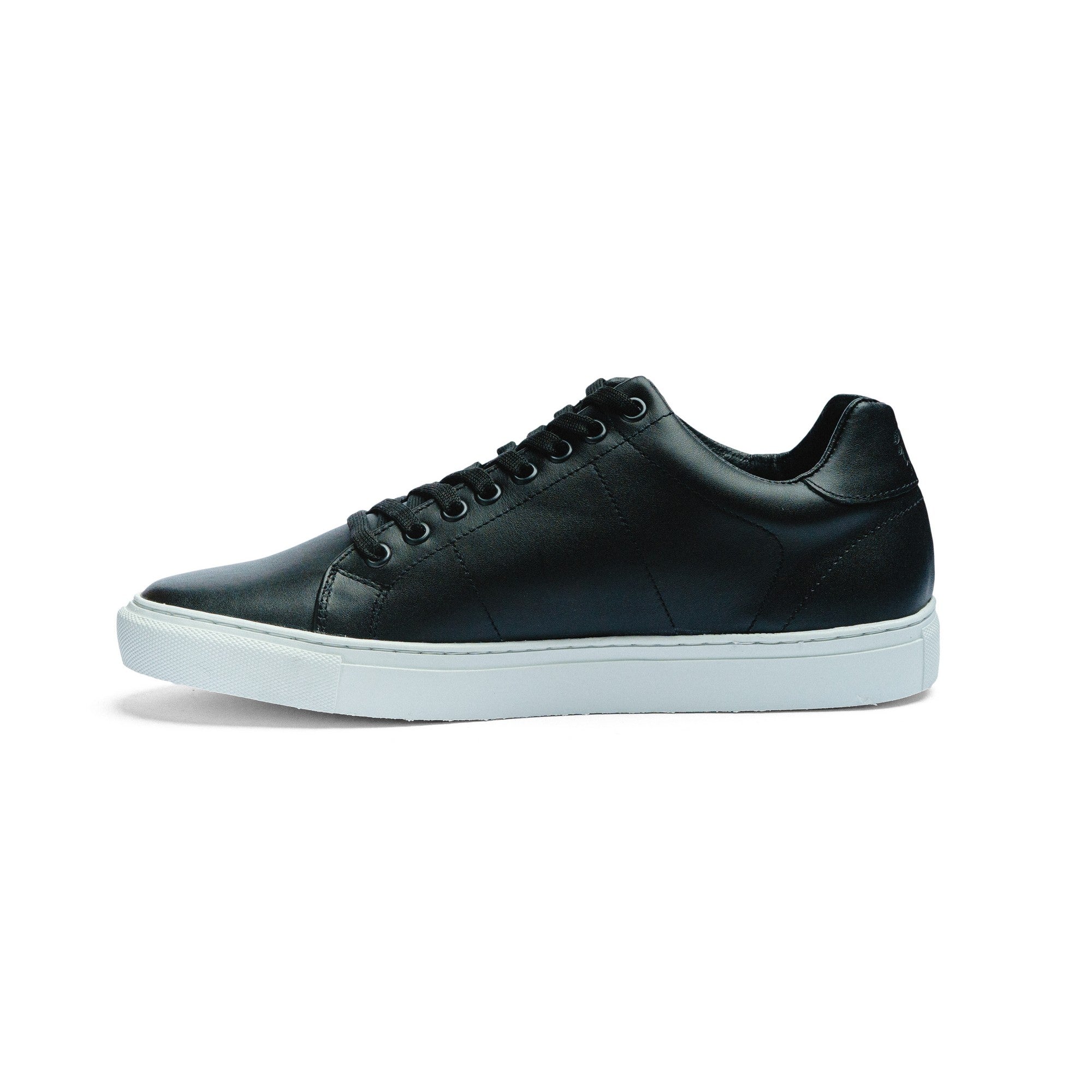BLACK PEPEPRS Lowtop Leather Sneaker CORE Black/White Sole