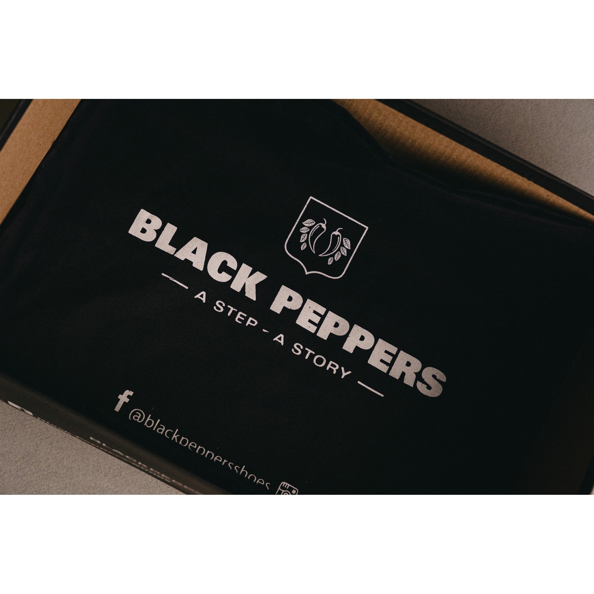 BLACK PEPPERS Lowtop Leather Sneaker TURIN Full Black