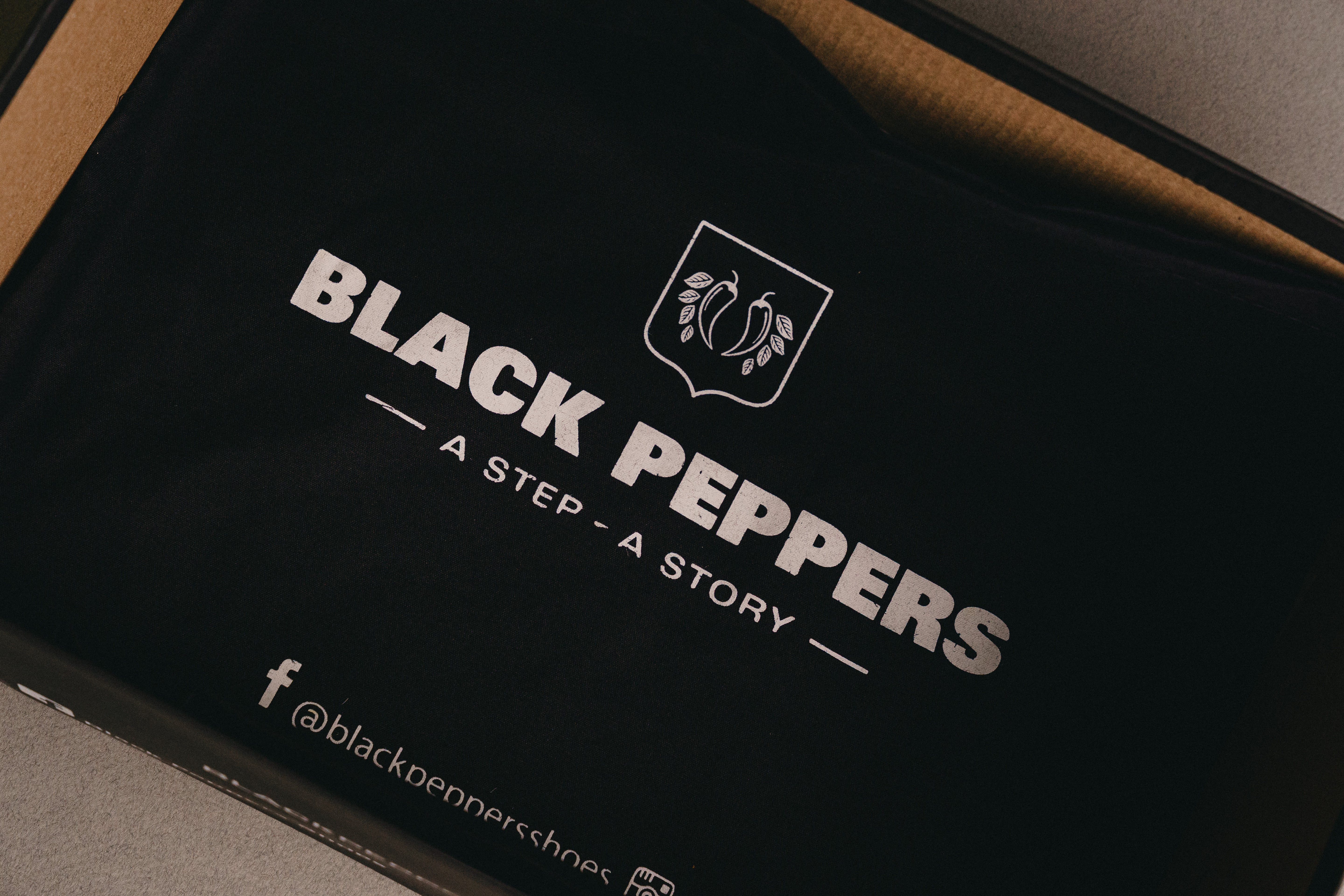 BLACK PEPPERS Camel Suede Leather CLASSIC CHELSEA