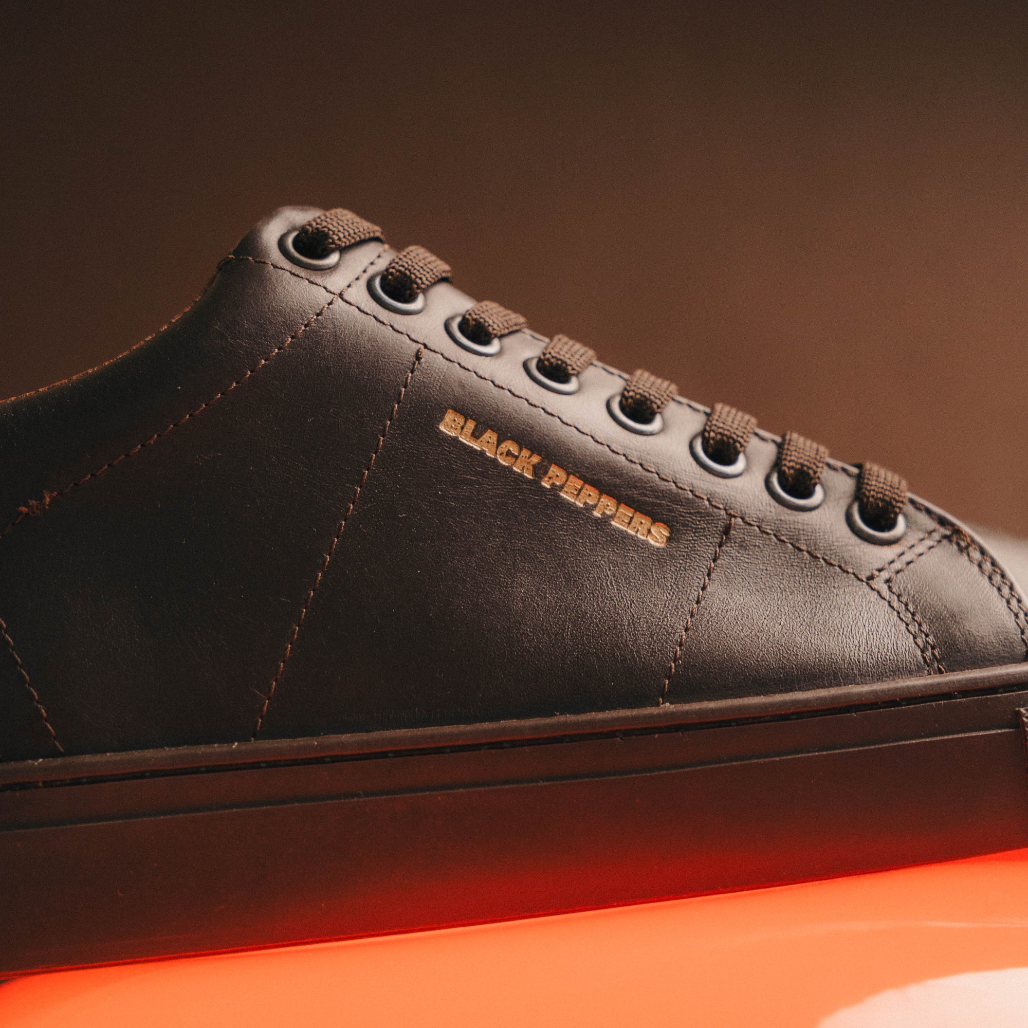 Lowtop Leather Sneaker CORE Chocolate