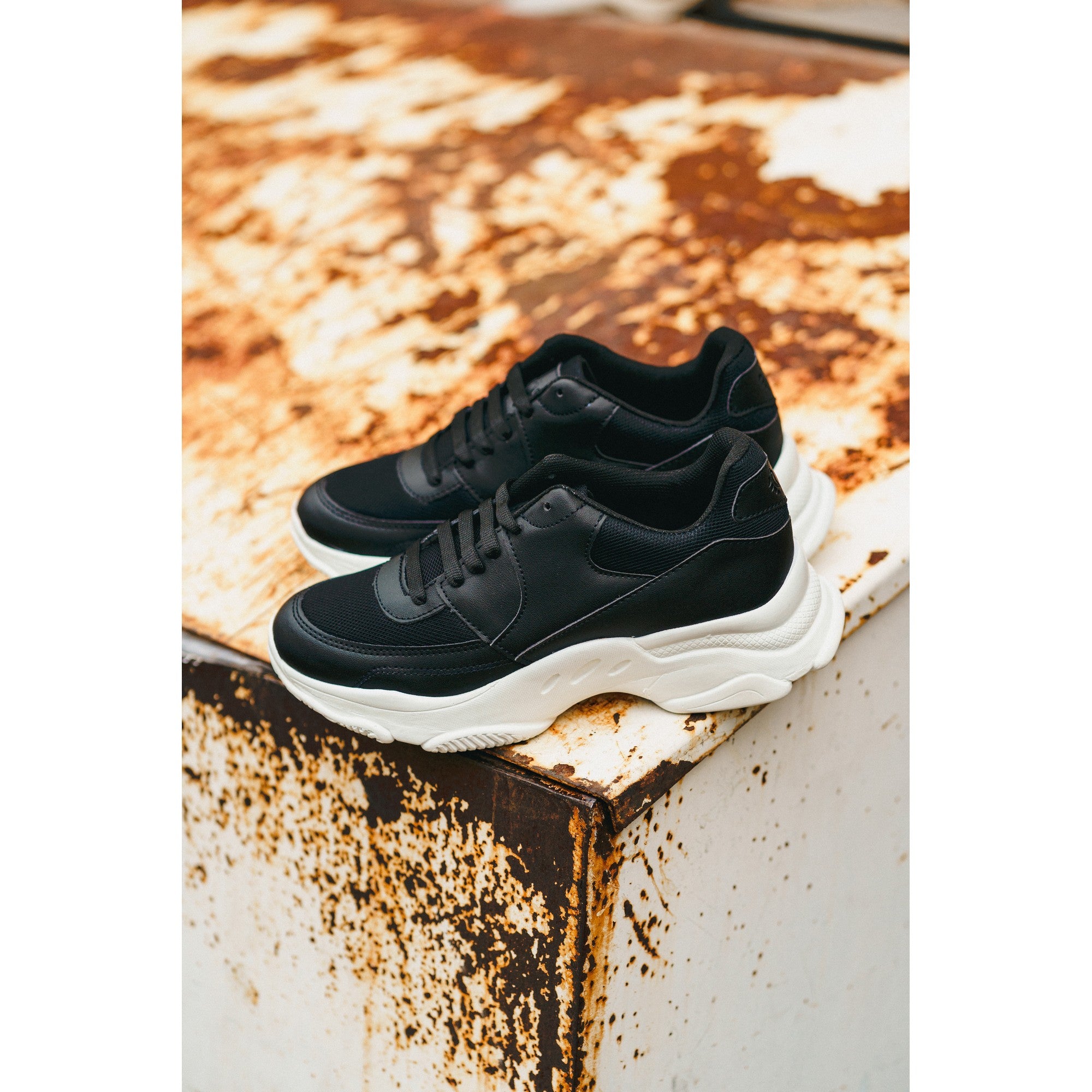Tenis Black Peppers Black White Sole Chunky