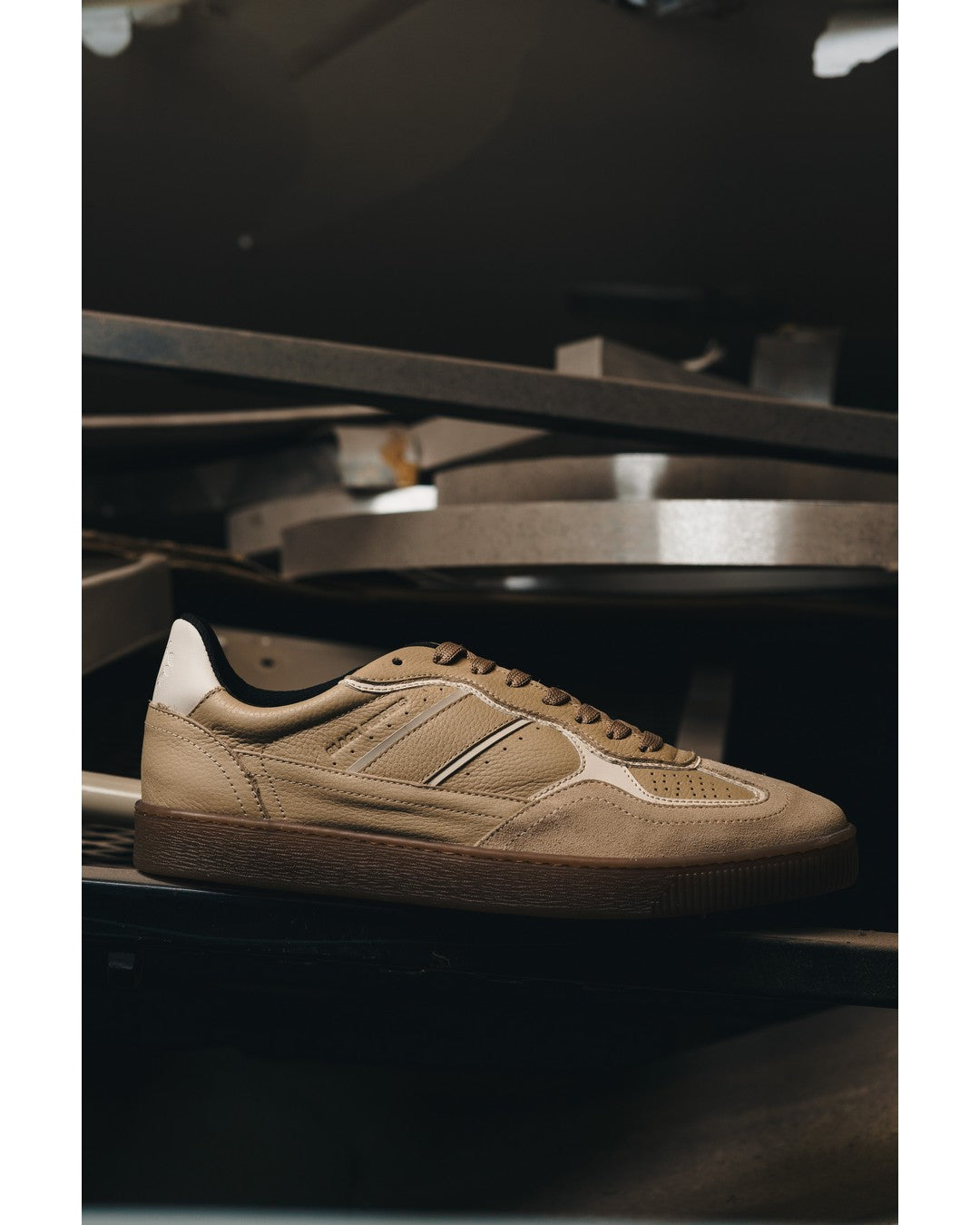 Tenis de Piel Black Peppers Lowtop Leather Sneaker PALERMO Beige/Brown Sole