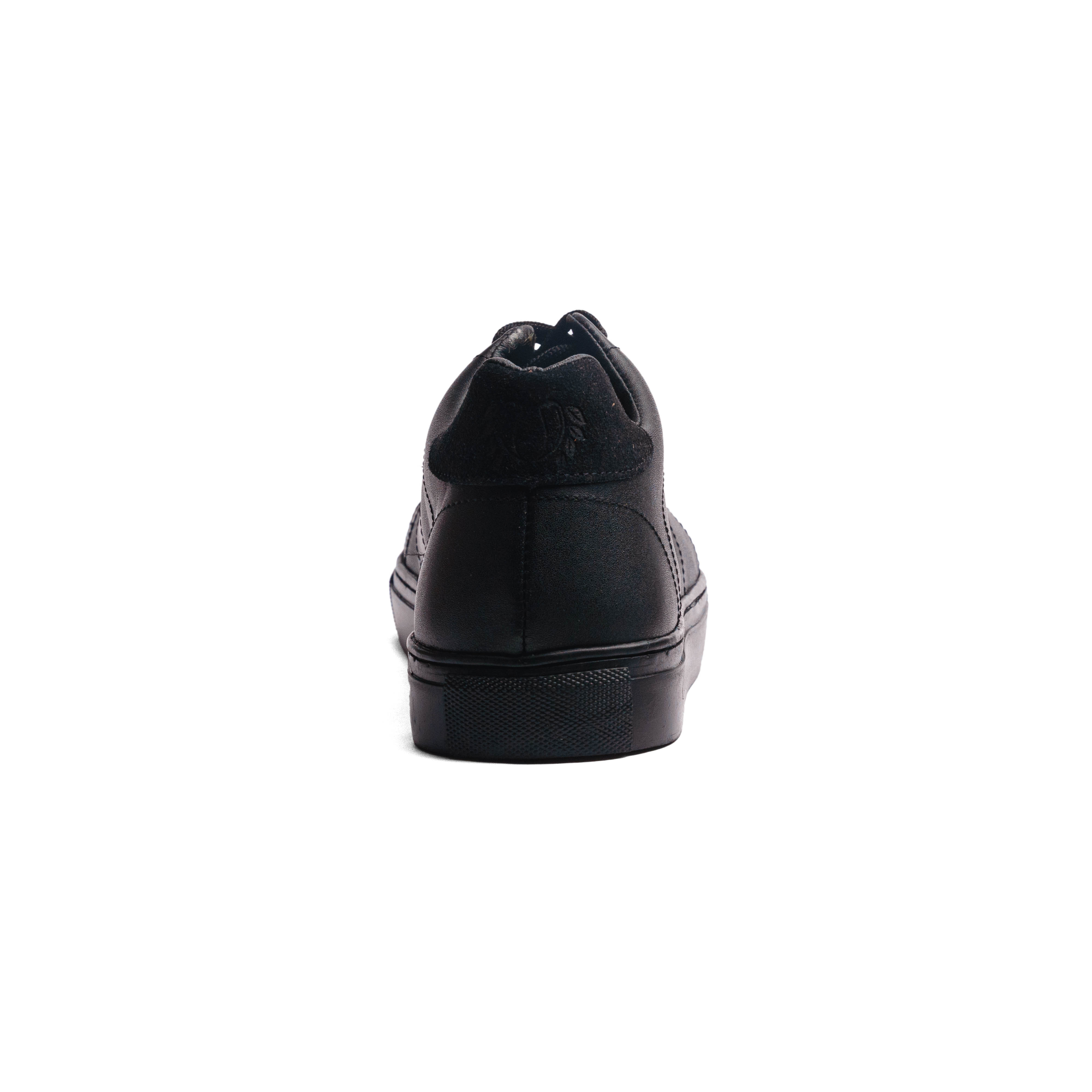 Lowtop Leather Sneaker CORE Black